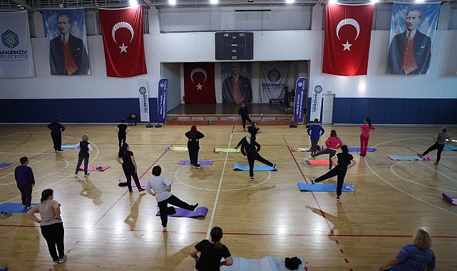 Bakırköylü Kadınlar Hem Spor Yapıyor Hem Sosyalleşiyor