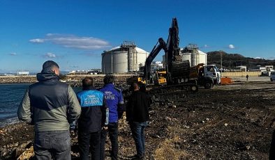 Tehlikeli atıkların kazı ve taşıma işlemi durduruldu