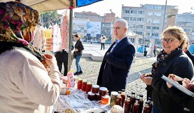 Bergama Belediyesi Üreten Kadınlar İçin Yeni Yıl Pazarı Kurdu